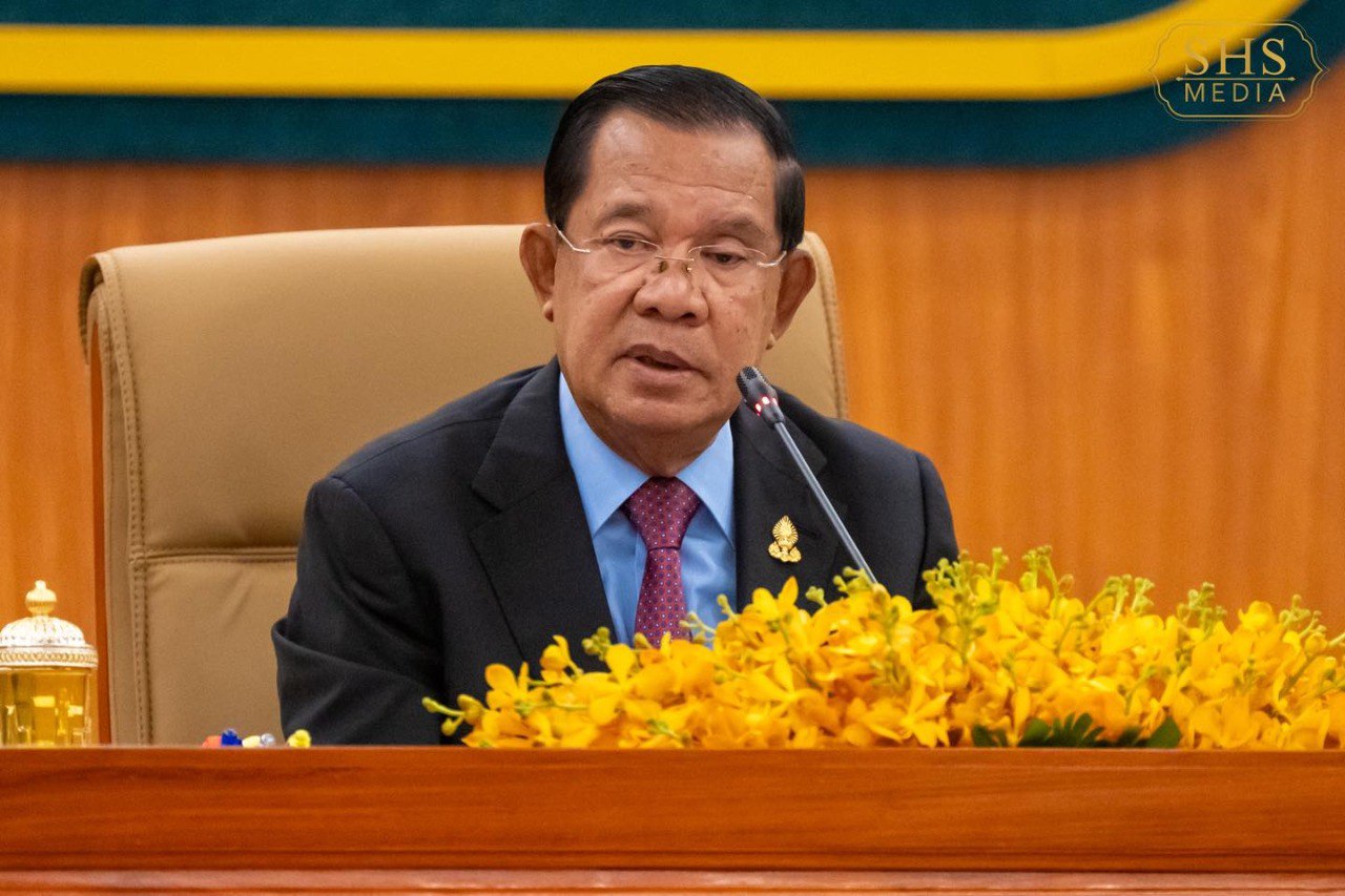 Breaking News៖ សម្ដេចតេជោ ហ៊ុន សែន មិនបានមានប្រសាសន៍ ឲ្យបិទច្រកព្រំដែនទាំងស្រុងនោះទេ គឺបិទការនាំចូលផ្លែឈើ និងបន្លែពីថៃមកកម្ពុជាទូទាំងព្រំដែន ក្នុងករណីថៃមិនបើកច្រកព្រំដែនឲ្យដូចដើមវិញក្នុងរយៈពេល២៤ ម៉ោង