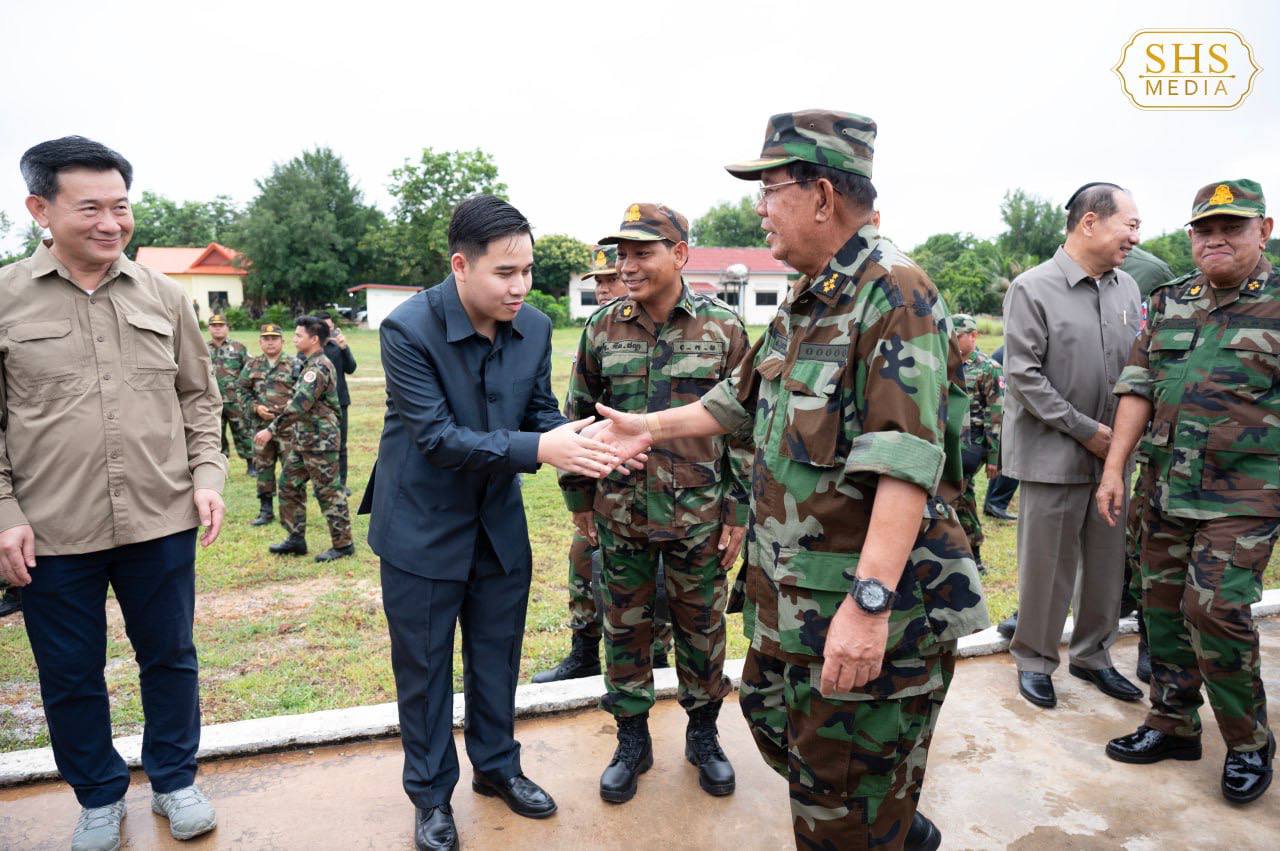 សម្តេចតេជោ នាយឧត្តមសេនីយ៍ផុតលេខផ្កាយមាស៥ ហ៊ុន សែន បានប្រាប់កងទ័ពទាំងអស់ថា៖ «សូមកុំខ្លាចនៅក្នុងការវាយប្រហារជាមួយសត្រូវដែលឈ្លានពានយើង»