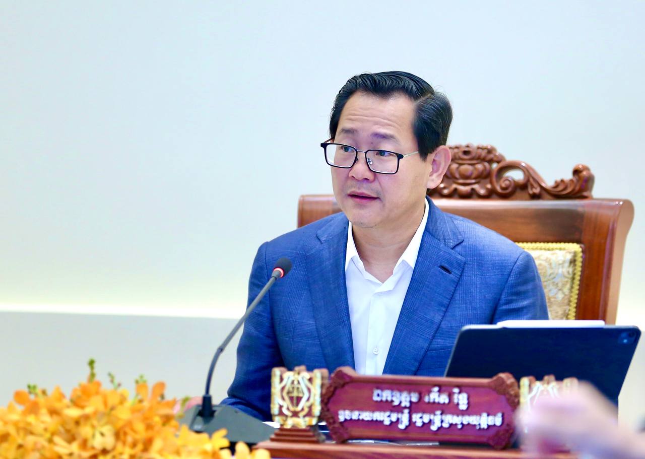 ឧបនាយករដ្ឋមន្ត្រី កើត រិទ្ធ បានបញ្ជាក់ថា៖ «តាមការសិក្សា និងស្រាវជ្រាវមានប្រទេស ជាង ១៥០ ប្រទេសនៅលើពិភពលោកមានច្បាប់អនុញ្ញាតឱ្យដកសញ្ជាតិពលរដ្ឋណាដែលចូលដៃជាមួយបរទេសក្បត់ជាតិខ្លួនឯង»