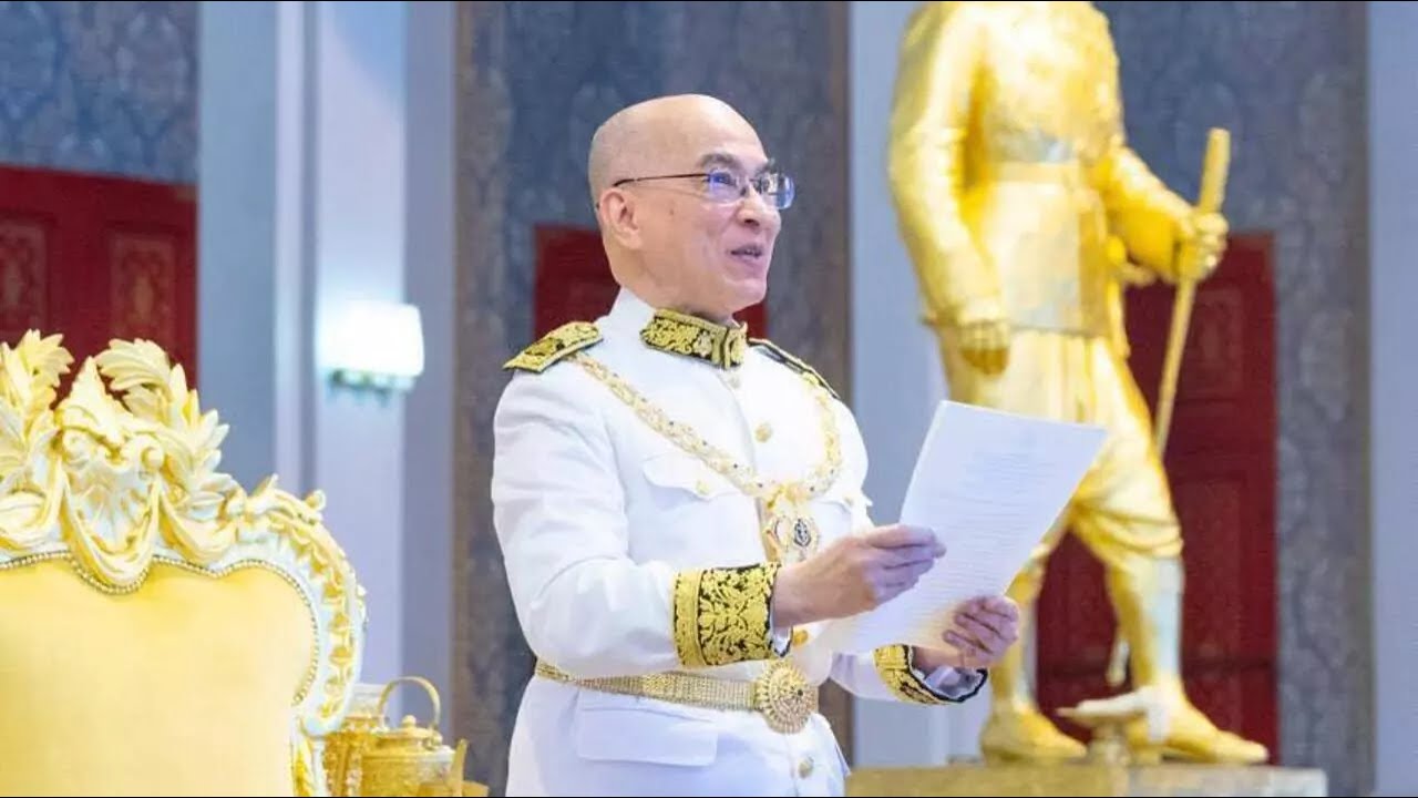 ព្រះមហាក្សត្រ ចេញព្រះរាជក្រម ប្រកាសឱ្យប្រើជាផ្លូវការ «ច្បាប់ធម្មនុញ្ញ ស្តីពី វិសោធនកម្មមាត្រា៣៣ នៃរដ្ឋធម្មនុញ្ញ» ពាក់ព័ន្ធការដកសញ្ជាតិខ្មែរ