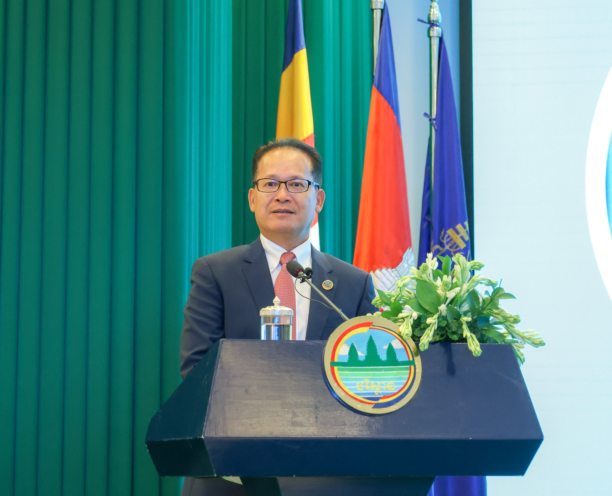 កម្ពុជា និងកូរ៉េ រួមគ្នាជំរុញការកាត់បន្ថយឧស្ម័នផ្ទះកញ្ចក់តាមរយៈការវិនិយោគមធ្យោបាយដឹកញ្ជូន-អគ្គិសនី ឆ្ពោះទៅគោលដៅអព្យាក្រឹតកាបូនឆ្នាំ២០៥០