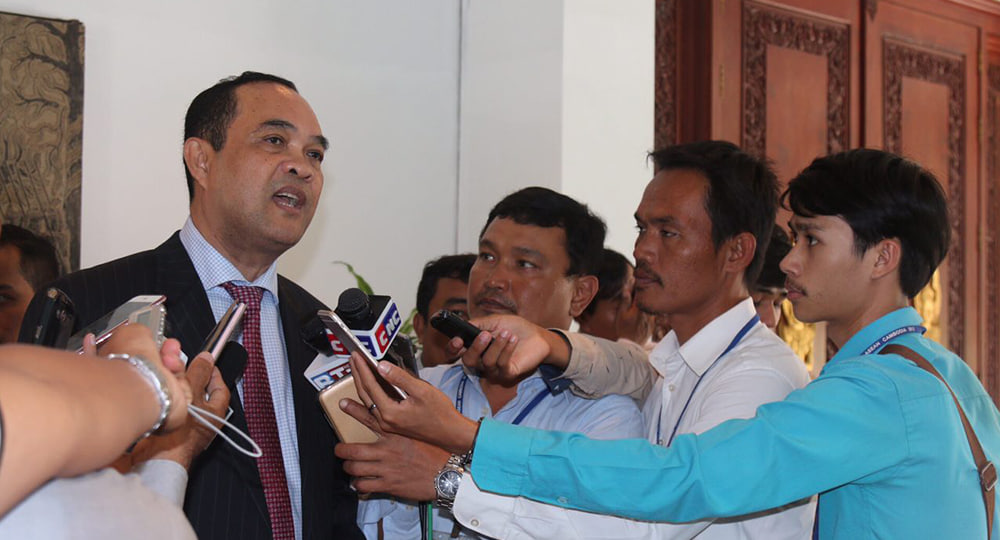 កម្ពុជា ធ្វើការច្រានចោល និងបដិសេធដាច់អហង្ការចំពោះការចោទប្រកាន់ដោយគ្មានមូលដ្ឋានពីភាគីថៃ ថាកម្ពុជាបានតម្រង់គោលដៅទៅកាន់ជនស៊ីវិល និងទីសាធារណៈ