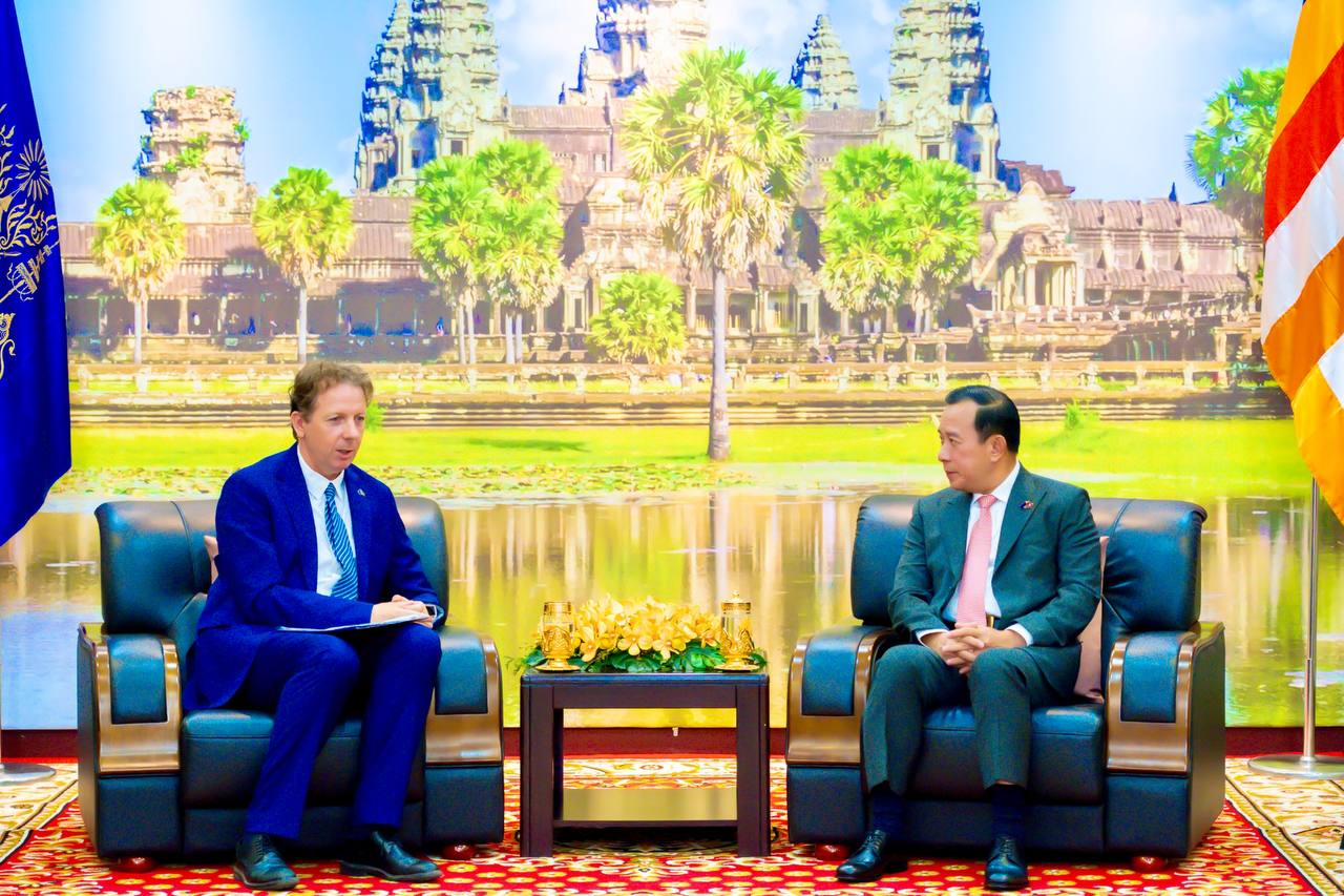 ក្រសួងទេសចរណ៍ និងស្ថានទូតសហភាពអឺរ៉ុប ពិភាក្សាពីលទ្ធភាពបង្កើតកិច្ចសហប្រតិបត្តិការរួមគ្នាលើគម្រោងអេកូទេសចរណ៍តាមសហគមន៍ដែលជាផលិតផលទេសចរណ៍មានតម្លៃបន្ថែម និងទទួលការគាំទ្រពីភ្ញៀវទេសចរអឺរ៉ុប