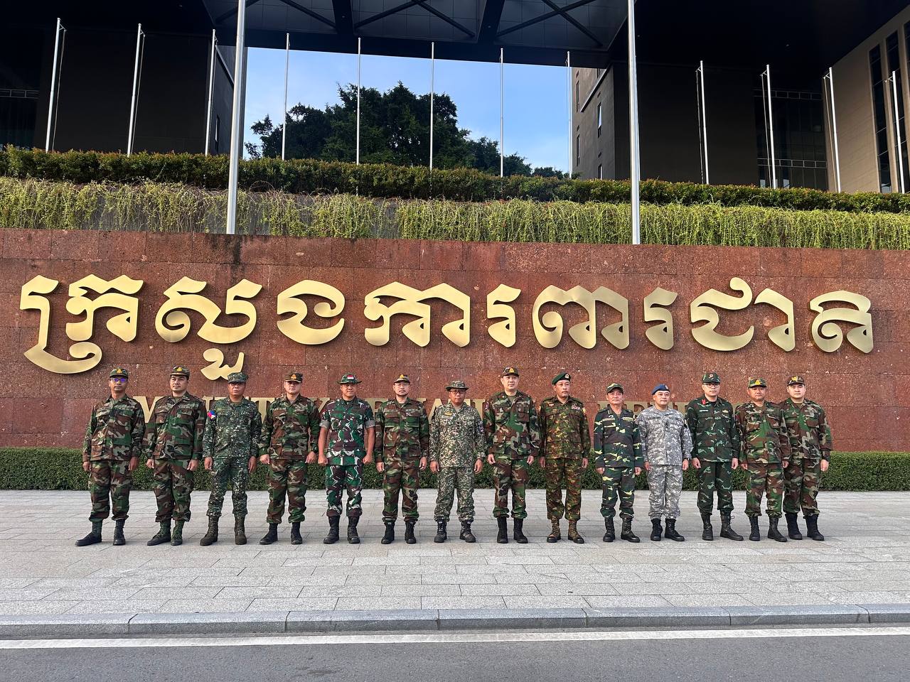 ថ្ងៃនេះ ក្រុមអ្នកសង្កេតការណ៍អន្តរកាល(IOT)៧ប្រទេសចុះមើលស្ថានភាពសន្តិសុខតាមព្រំដែនកម្ពុជា-ថៃ
