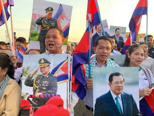 អ្នកនាំពាក្យរាជរដ្ឋាភិបាល៖  កម្ពុជាបញ្ជាក់ជាថ្មីដល់សាធារណជនទាំងក្នុង និងក្រៅប្រទេសថា កម្ពុជាចង់បានសន្តិភាព និងកំពុងគោរពយ៉ាងសកម្មនូវកិច្ចព្រមព្រៀងឈប់បាញ់ដោយអត់ធ្មត់បំផុត
