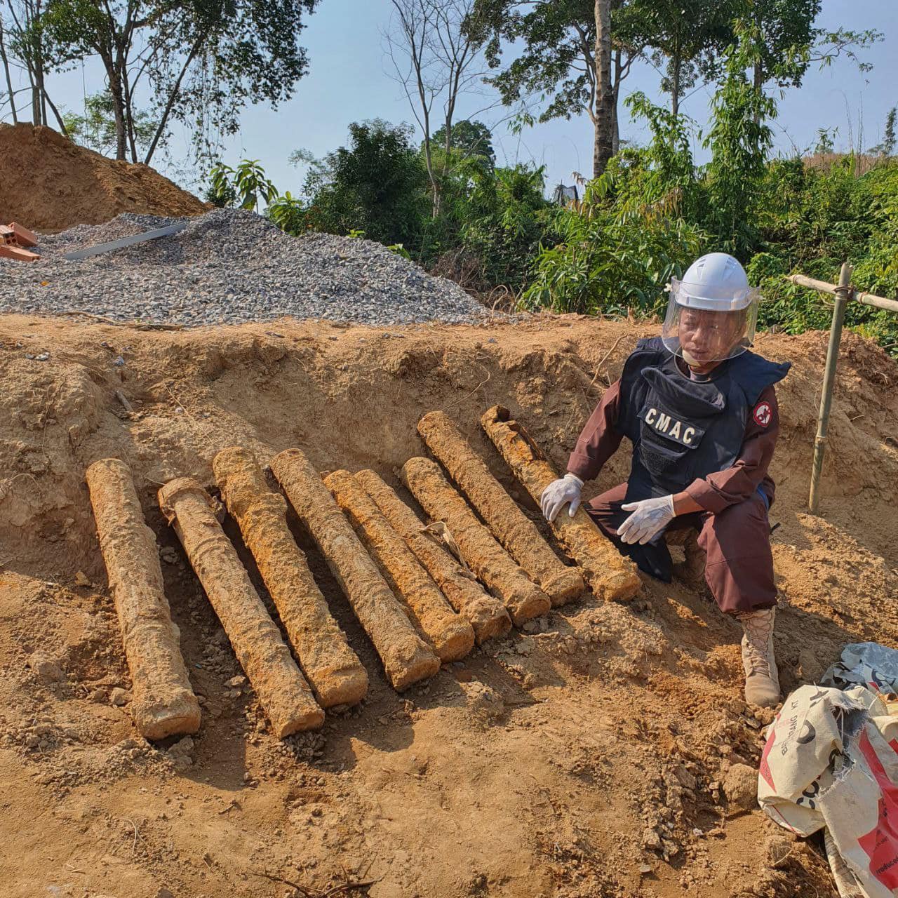អគ្គនាយកស៊ីម៉ាក់៖ រយៈពេលជាង ៣៣ឆ្នាំមកនេះ កម្ពុជាបោសសម្អាតផ្ទៃដីរាប់ពាន់គីឡូម៉ែត្រក្រឡា រកឃើញគ្រាប់មីន និងយុទ្ធភណ្ឌមិនទាន់ផ្ទុះប្រមាណជាង៤លានគ្រាប់