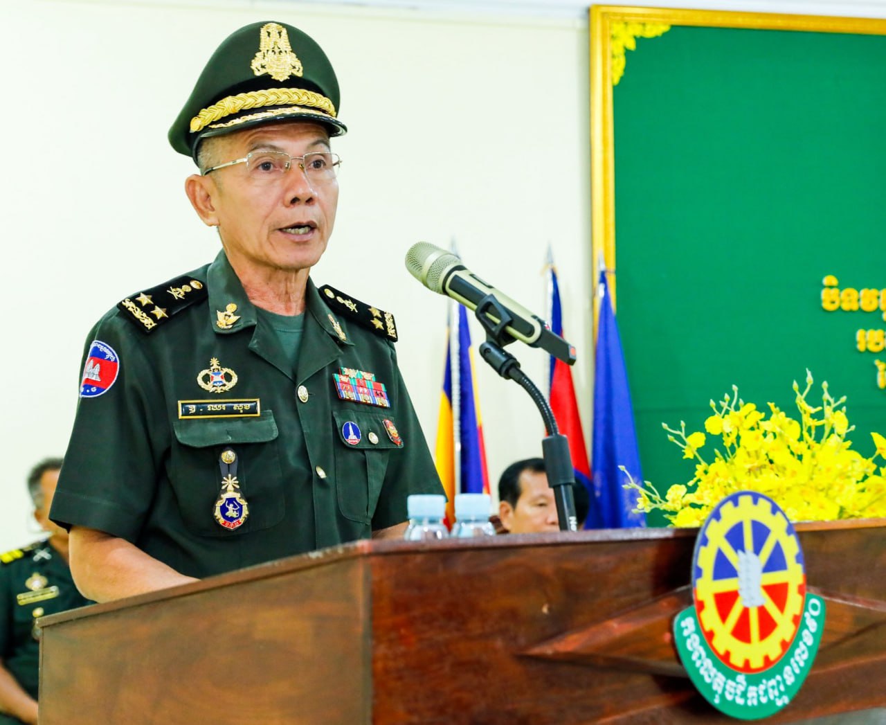 «កងទ័ពកម្ពុជា ត្រូវតែជាកងទ័ពមានវិជ្ជាជីវៈខ្ពស់ និងជាកម្លាំងពិត ដើម្បីការពារជាតិមាតុភូមិ និងប្រជាជន»