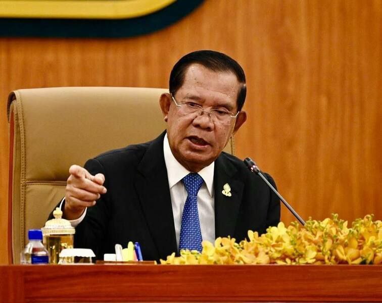 សម្តេចតេជោបញ្ជាក់ថា “សញ្ញាបត្រទាំង៣សាលារបស់ថៃ ដែលធ្លាប់ប្រគល់ឲ្យ សម្តេចបានបោះវាចោលអស់យូរហើយ ព្រោះវាគ្មានតម្លៃសោះឡើយសម្រាប់សម្តេចរក្សាទុក”