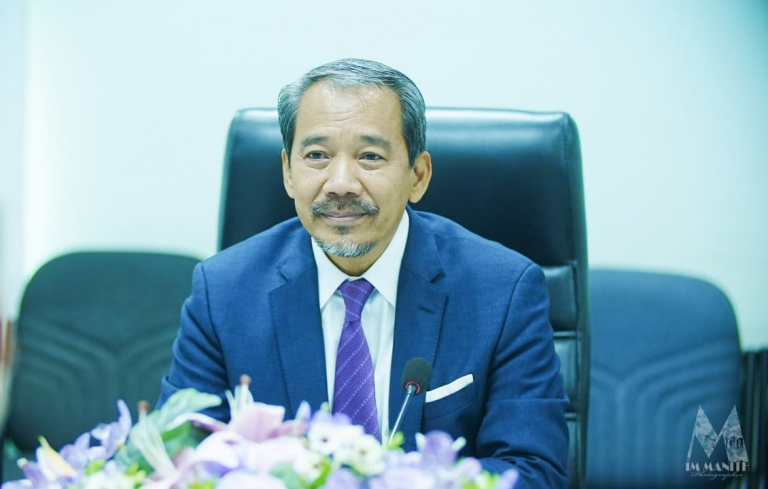 លោក កែវ រ៉េមី៖ «ពិតមានមោទនភាពចំពោះជនជាតិខ្មែរដែលបានរក្សាយ៉ាងខ្ជាប់ខ្ជួននូវអរិយធម៌ សុជីវធម៌ និងសីលធម៌ ស័ក្តិសមជាជនជាតិស៊ីវីល័យដែលខុសពីជនជាតិថៃមួយចំនួនដែលមានការយល់ដឹងដូចមនុស្សព្រៃ»