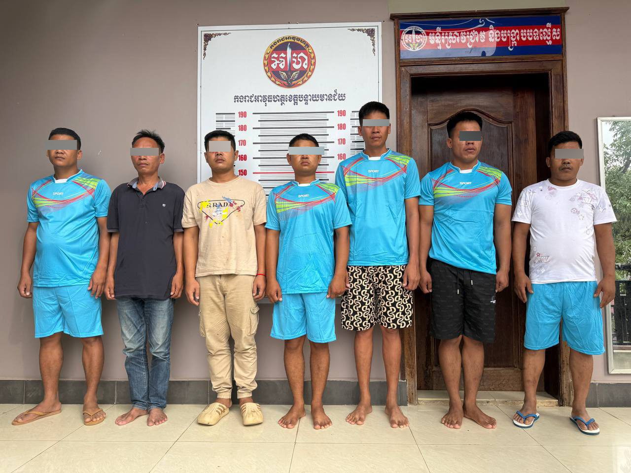 ចាប់ខ្លួនមន្ត្រីនគរបាល ចំនួន ០៦ នាក់ នៃរវៈសេនាតូចការពារព្រំដែន លេខ ៨៩១ ពាក់ព័ន្ធបទល្មើសនាំជនជាតិថៃឆ្លងដែនដោយខុសច្បាប់