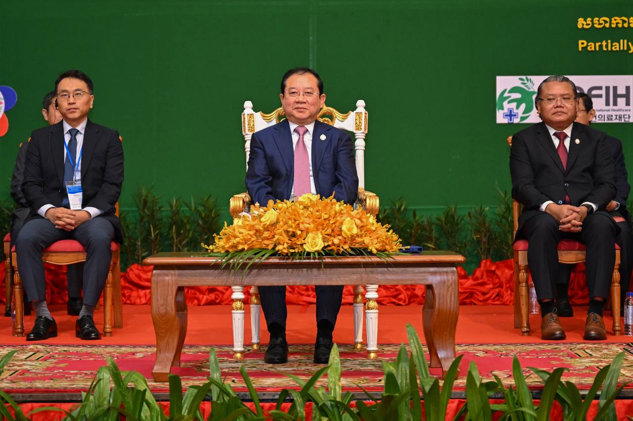 រដ្ឋមន្ត្រីក្រសួងសុខាភិបាល៖ «មន្រ្តីសុខាភិបាល ត្រូវយកចិត្តទុកដាក់ខ្ពស់ ក្នុងការពង្រឹងទាំងសមត្ថភាព និងក្រមសីលធម៌វិជ្ជាជីវៈ»