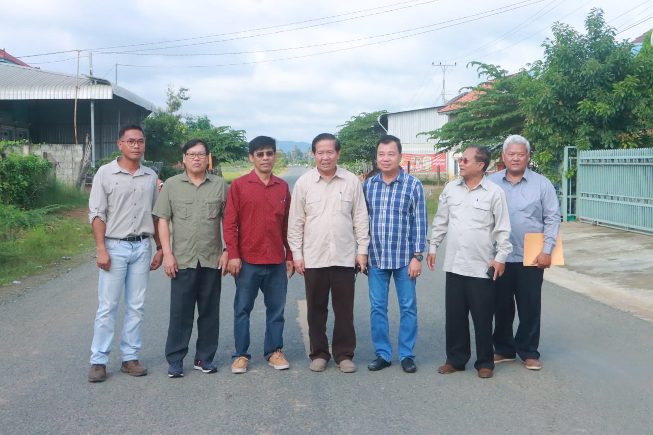 គណៈកម្មារអន្តរក្រសួងក្រសួងអភិវឌ្ឍន៍ជនបទនិងក្រសួងសេដ្ឋកិច្ចហិរញ្ញវត្ថុចុះពិនិត្យវាយតម្លៃការងារថែទាំផ្ផ្លូវលក្ខណៈប្រចាំឆ្នាំ២០២៥ នៅខេត្តកំពង់ស្ពឺ