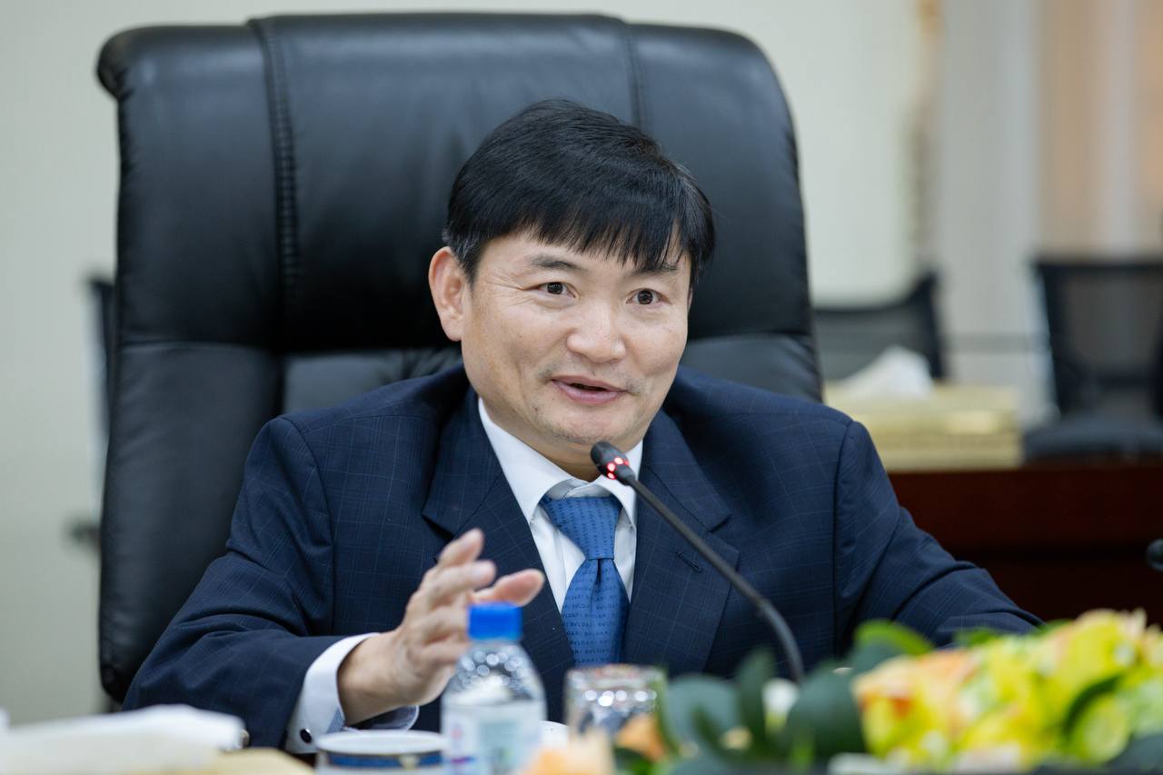 កម្ពុជា និងធនាគារអភិវឌ្ឍន៍អាស៊ី (ADB) ចាប់ដៃគ្នាបន្តជំរុញការអភិវឌ្ឍធនធានមនុស្សនៅកម្ពុជា