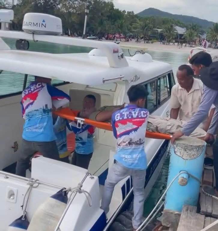 ហ្វូង «សត្វឪម៉ាល់» វាយប្រហារនាយទាហានជើងទឹកម្នាក់ ជាង ៣០ មេ បណ្តាលឱ្យស្លាប់ក្រោយពេលបញ្ជូនមកសង្គ្រោះនៅមន្ទីរពេទ្យបង្អែកខេត្តព្រះសីហនុ