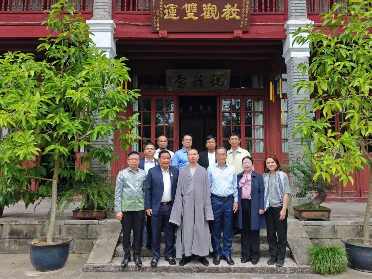 កម្ពុជា និងចិន គឺជាមិត្តដែកថែប ត្រូវតែបន្តជួយគ្នាទៅវិញទៅមក និងគាំទ្រគ្នាក្នុងឆាកអន្តរជាតិ គ្រប់កាលៈទេសៈ