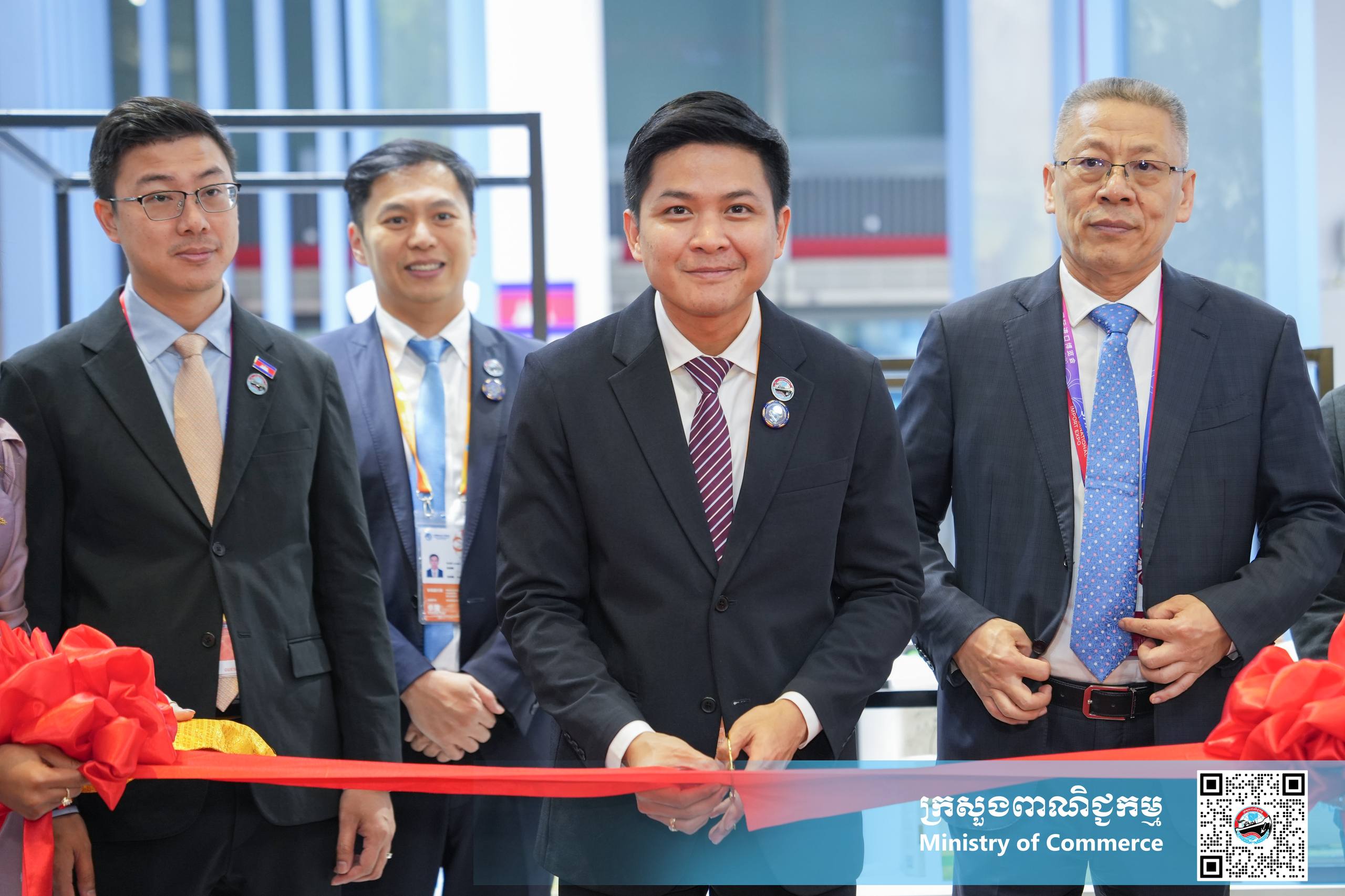 កម្ពុជា ដាក់បង្ហាញផលិតផលសក្តានុពលក្នុងពិព័រណ៍នាំចូលអន្តរជាតិចិន លើកទី៨ នៅទីក្រុងសៀងហៃ