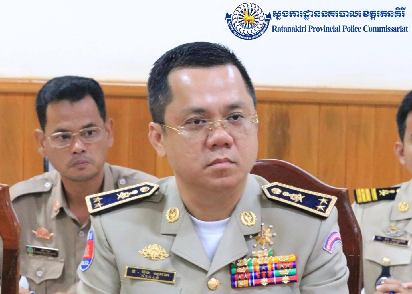 កងនគរបាលស្រុកកូនមុំ ចុះជួយកាត់ស្រូវជូនគ្រួសារវីរកងទ័ព កំពុងបម្រើការពារព្រំដែនជួរមុខកម្ពុជា-ថៃ