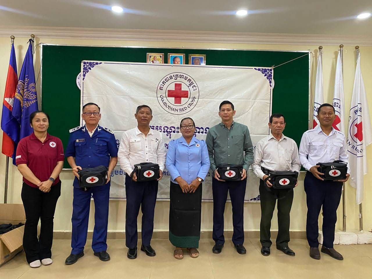 សាខាកាកបាទក្រហមកម្ពុជាខេត្តកំពង់ស្ពឺ បើកវគ្គផ្សព្វផ្សាយសំខាន់ ដើម្បីពង្រឹងចំណេះដឹងក្រុមការងារ