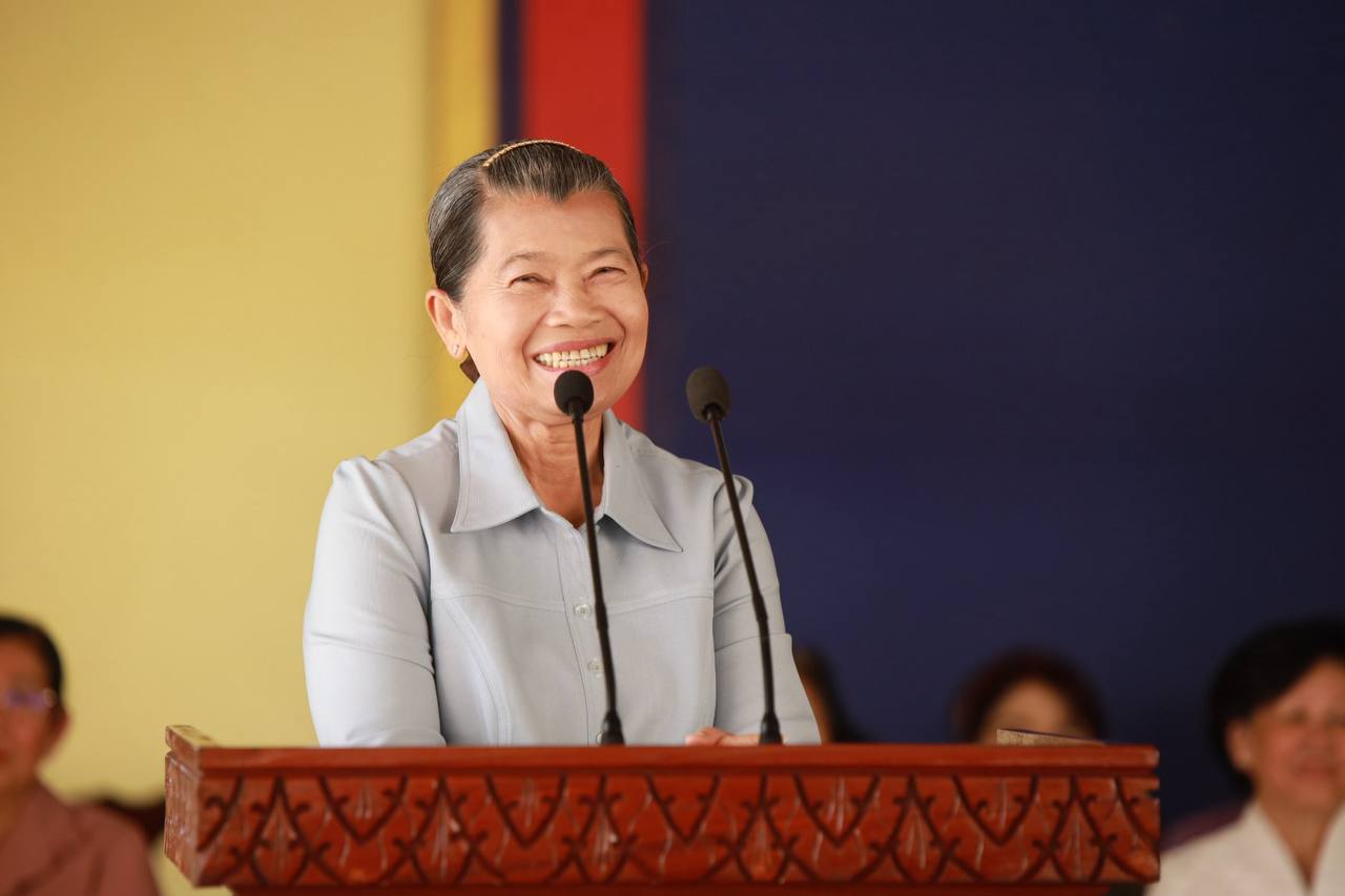 សម្តេច ម៉ែន សំអន ណែនាំដល់អាជ្ញាធរគ្រប់ថ្នាក់បន្តយកចិត្តទុកដាក់ និងផ្ដល់ភាពកក់ក្ដៅជាប្រចាំដល់ក្រុមគ្រួសារកងទ័ព