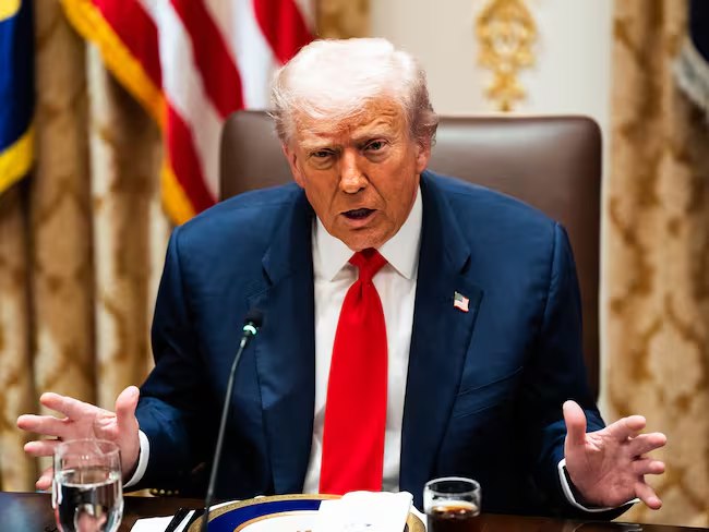 ខ្លាំងមែន! កូឡុំប៊ី បោះសំដីធ្ងន់ៗហៅ ត្រាំ ឲ្យទៅកម្ទេចមន្ទីរពិសោធន៍កូកាអ៊ីន ក្នុងប្រទេសខ្លួន ចំពេលមានការគំរាមកំហែងវាយប្រហារ