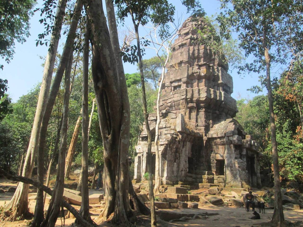 យោធាថៃ បានបាញ់កម្ទេច “ប្រាសាទតាក្របី” កម្ពុជាប្រកាសថ្កោលទោសយ៉ាងដាច់អហង្ការចំពោះការបាញ់បំផ្លាញ និងអំពាវនាវដល់គ្រប់មជ្ឈដ្ឋានជាតិចូលរួមថ្លោលទោសចំពោះទង្វើដ៏ព្រៃផ្សៃនេះ