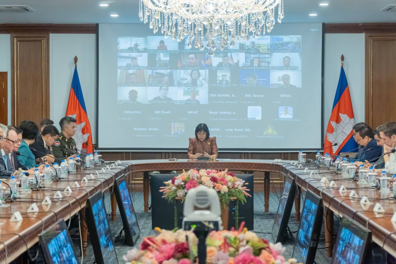 កម្ពុជា បើកកិច្ចប្រជុំបន្ទាន់ជាមួយអង្គទូត និងអង្គការអន្តរជាតិ ដើម្បីបង្ហាញស្ថានការណ៍រំលោភ “បទឈប់បាញ់” របស់យោធាថៃ នៅតាមបន្ទាត់ព្រំដែន