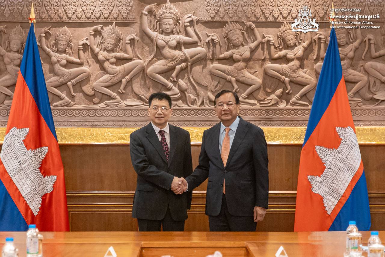 ប្រេសិតពិសេសទទួលបន្ទុកកិច្ចការអាស៊ី នៃក្រសួងការបរទេសចិន បំពេញទស្សនកិច្ចនៅភ្នំពេញ ដើម្បីពិភាក្សាអំពីការបន្ធូរបន្ថយកំដៅ និងដោះស្រាយជម្លោះប្រដាប់អាវុធរវាងកម្ពុជា និងថៃ