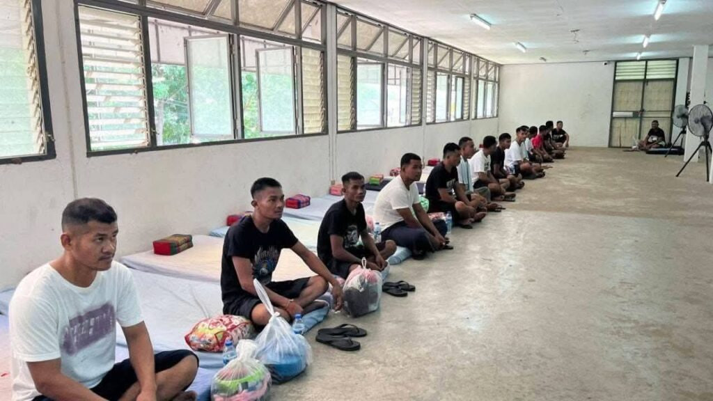 លោឧបនាយករដ្ឋមន្ត្រី ប្រាក់ សុខុន៖ បើគ្មានអ្វីប្រែប្រួលទេ “វីរៈកងទ័ពកម្ពុជា” ទាំង១៨រូប នឹងត្រូវដោះលេងនៅម៉ោង១២និង០០ថ្ងៃត្រង់នេះ!