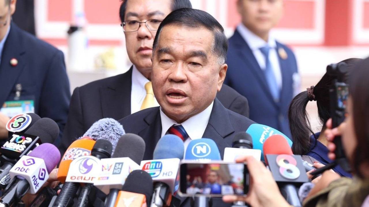 ថៃប្រកាសរក្សាកងទ័ពតាមព្រំដែន កម្ពុជា-ថៃ រយៈពេល១ឆ្នាំ និងចាប់ផ្តើមសាងសង់របងសន្តិសុខ