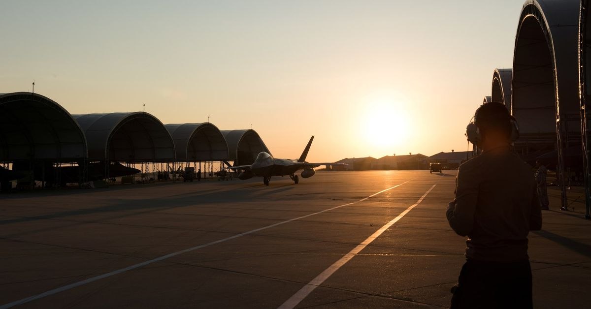 ក្រោយអាមេរិចព្រមានអ៊ីរ៉ង់! ពេលនេះសហរដ្ឋអាមេរិក និងអង់គ្លេស កំពុងដកយោធាមួយចំនួនចេញពីមូលដ្ឋានទ័ពកាតា