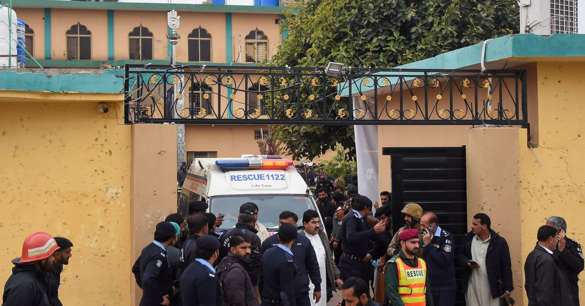 ការវាយប្រហារដោយគ្រាប់បែក នៅព្រះវិហារអ៊ីស្លាកាយស៊ីអ៊ីតមួយ បានសម្លាប់មនុស្ស ៣១នាក់ និងរបួសប្រមាណ ១៧០នាក់