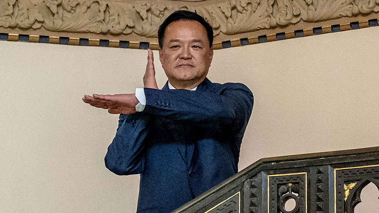 ស្ថានការណ៍នៅថៃកំពុងក្រឡាប់ចាក់ខ្លាំង ខណៈក្បាលម៉ាស៊ីនដឹកនាំប្រទេសស្ថិតក្នុងភាពស្រពិចស្រពិលនៅឡើយ បន្ទាប់ពីផ្ទុះបាតុកម្មឲ្យរាប់សន្លឹកឆ្នោតឡើងវិញ