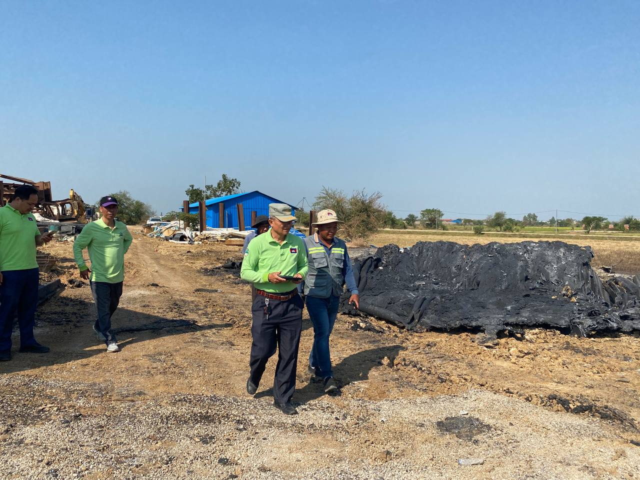 ក្រសួងបរិស្ថានតម្រូវឱ្យក្រុមហ៊ុន   «គិរីដងរែក» រៀបចំសម្អាតសំណល់ និងទប់ស្កាត់ការបំពុល បន្ទាប់ពីករណីឆេះទុយោទឹក នៅបាត់ដំបង