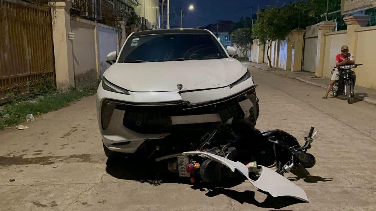 មន្ត្រីរដ្ឋបាលស្រុកម្នាក់ ស្រវឹងស្រាបើកឡាន បុកក្មេងប្រុសម្នាក់របួសធ្ងន់ រួចបោះពាក្យសម្តីថា «បើស្លាប់ សងតែ ២ម៉ឺនដុល្លារ បញ្ចប់រឿង»