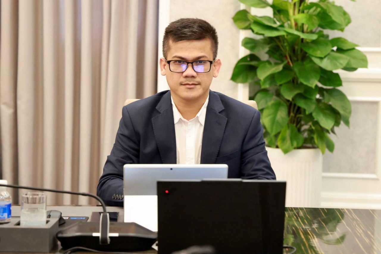 អ្នកនាំពាក្យរដ្ឋមន្ត្រីក្រសួងមហាផ្ទៃ៖ «សម័យសាច់ស្អុយស៊ីកាំបិតកោ តើមន្រ្តីនគរបាលចរាចរណ៍រូបណាទៅប្រថុយកាឡៃប្ដូររបាយការណ៍រឿងគ្រោះថ្នាក់ចរាចរណ៍ដ៏រន្ធត់ ខណៈមហាជនកំពុងតាមដាន»