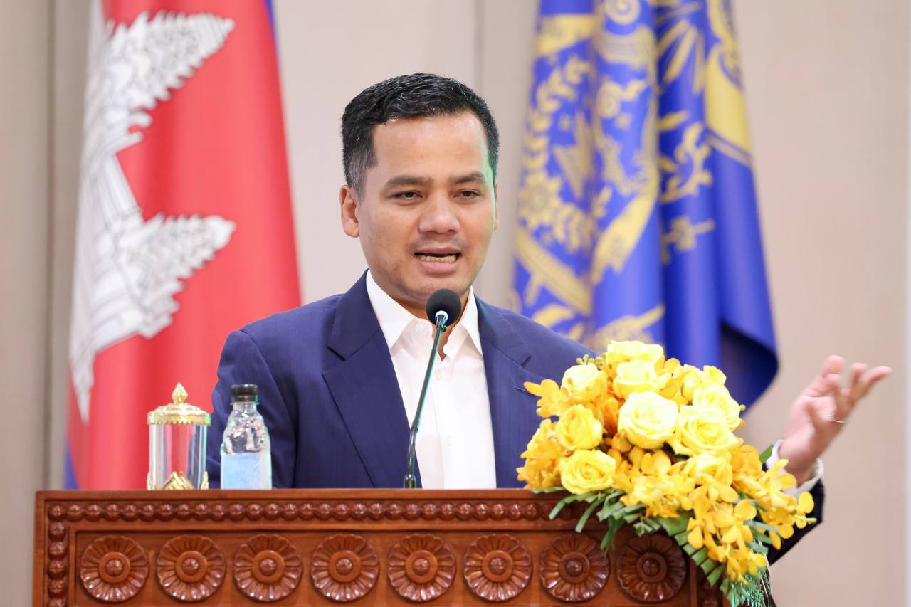 រដ្ឋមន្ត្រីក្រសួងមហាផ្ទៃ កោតសរសើរសមាគមនារី ដែលយកចិត្តទុកដាក់លើស្រ្តី ជាមន្ត្រីចូលនិវត្តន៍
